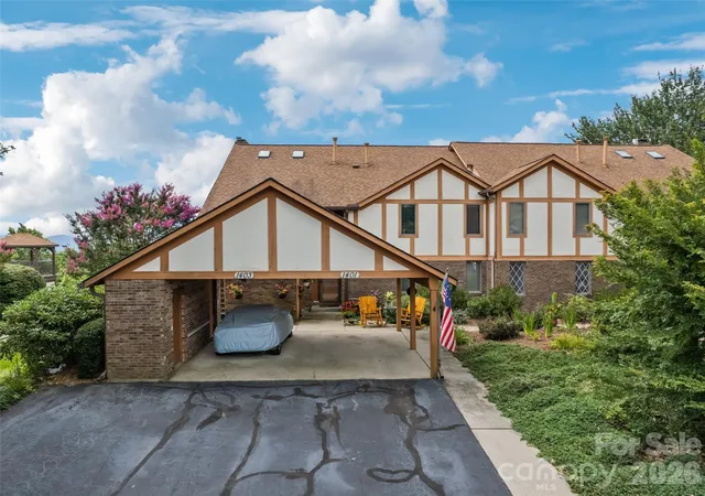 Photo 3 of Condo for sale at 1401 Fleetwood Plz #1, Hendersonville, NC 28739 | MLS# 4295007 | Listing updated on 2026-09-17
