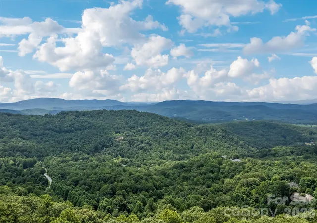Photo 4 of Condo for sale at 1401 Fleetwood Plz #1, Hendersonville, NC 28739 | MLS# 4295007 | Listing updated on 2026-09-17