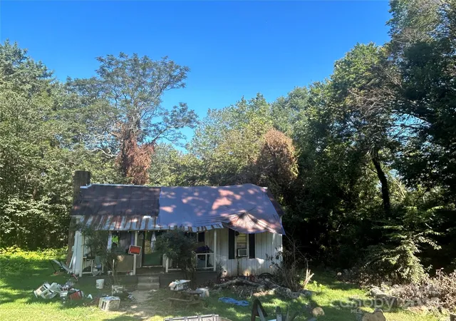 Photo 2 of Sale Pending at 110 Potts St, Davidson, NC 28036 | MLS# 4295626 | Listing updated on 2026-09-17