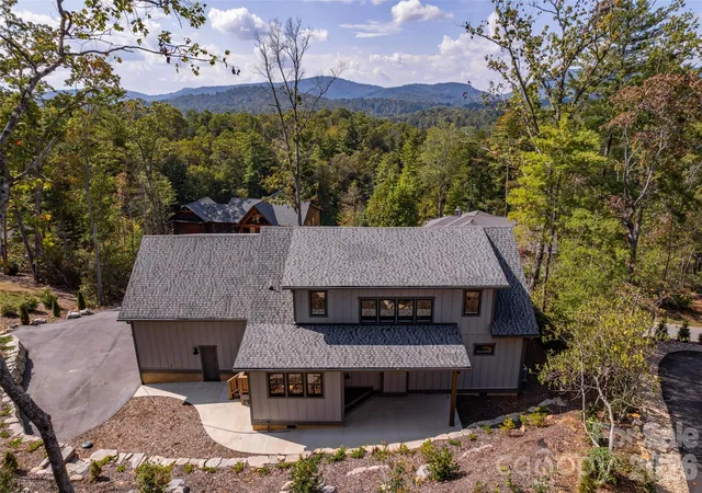 Photo 2 of Single family home for sale at 71 Crossings Cir, Fairview, NC 28730 | MLS# 4306682 | Listing updated on 2026-10-22