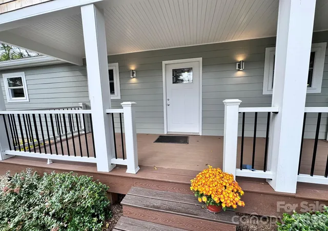Photo 3 of Single family home for sale at 269 Virginia Ave, Asheville, NC 28806 | MLS# 4311004 | Listing updated on 2026-10-09