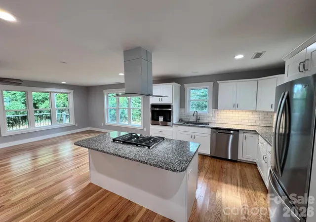 Photo 4 of Single family home for sale at 269 Virginia Ave, Asheville, NC 28806 | MLS# 4311004 | Listing updated on 2026-10-09