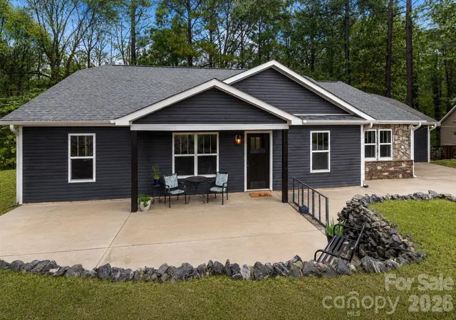 Photo 2 of Single family home for sale at 996 Cornelius Rd, Mooresville, NC 28117 | MLS# 4313994 | Listing updated on 2026-09-16