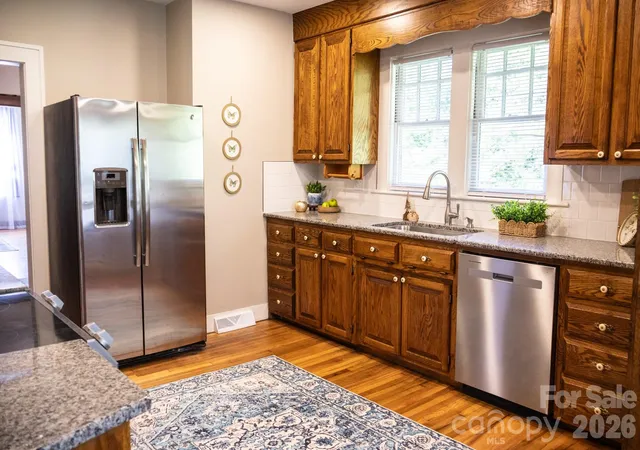 Photo 3 of Single family home for sale at 2523 Kool Park Rd NE, Hickory, NC 28601 | MLS# 4329141 | Listing updated on 2026-10-01