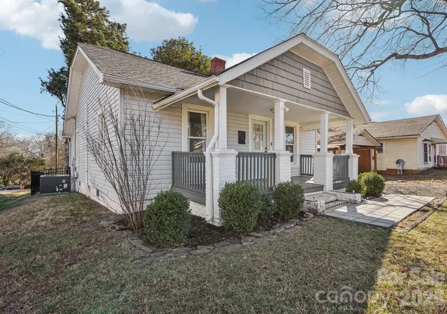 Photo 3 of Single family home for sale at 604 Fairview St, Kannapolis, NC 28083 | MLS# 4333664 | Listing updated on 2026-09-08
