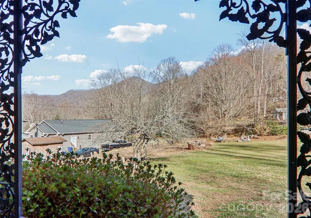 Photo 3 of Single family home for sale at 7 Landon Mountain Ln, Weaverville, NC 28787 | MLS# 4334252 | Listing updated on 2026-09-18