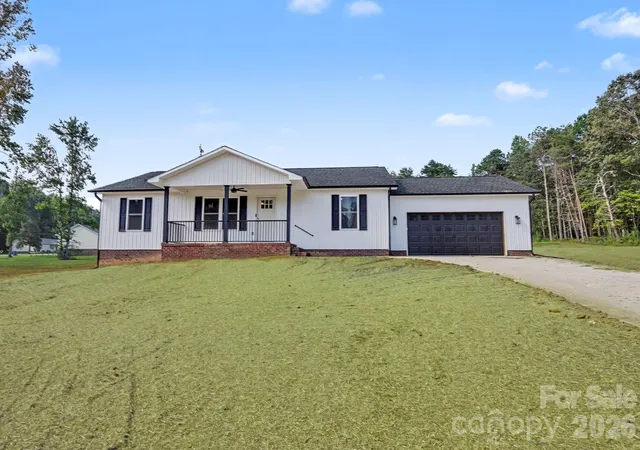 Photo 1 of Single family home for sale at 3620 Arrowhead Rd, Shelby, NC 28150 | MLS# 4338097 | Listing updated on 2026-09-17