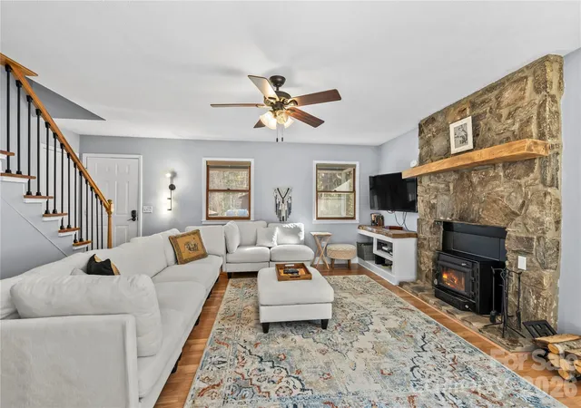 Photo 4 of Single family home for sale at 52 Treanors Pl, Maggie Valley, NC 28751 | MLS# 4340093 | Listing updated on 2026-09-18