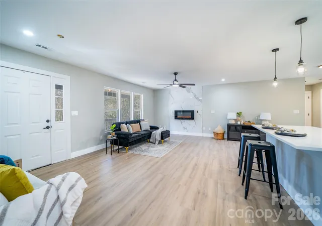 Photo 3 of Single family home for sale at 11 Twin Lakes Dr, Fletcher, NC 28732 | MLS# 4340205 | Listing updated on 2026-09-17