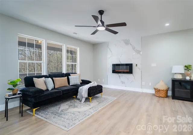Photo 3 of Single family home for sale at 11 Twin Lakes Dr, Fletcher, NC 28732 | MLS# 4340205 | Listing updated on 2026-09-17