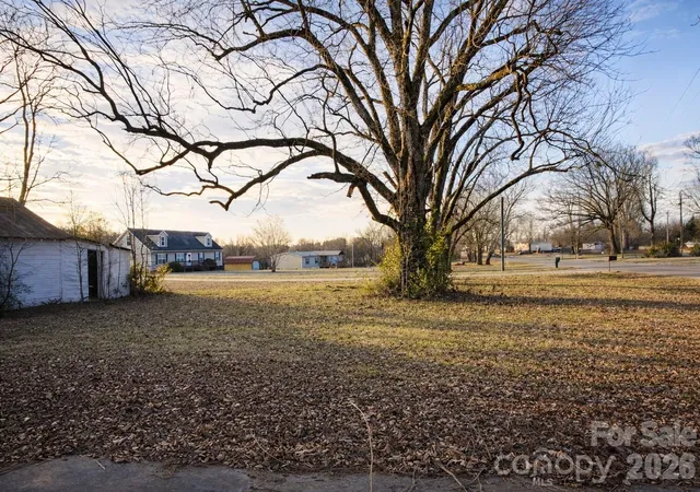 Photo 3 of Single family home for sale at 211 Webb Farm Rd, Shelby, NC 28152 | MLS# 4346514 | Listing updated on 2026-09-09