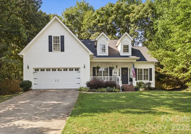 Photo 1 of Single family home for sale at 5227 Foley Dr, Hickory, NC 28602 | MLS# 4350532 | Listing updated on 2026-09-17