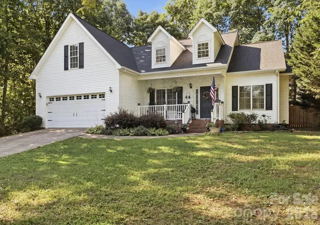 Photo 3 of Single family home for sale at 5227 Foley Dr, Hickory, NC 28602 | MLS# 4350532 | Listing updated on 2026-09-17