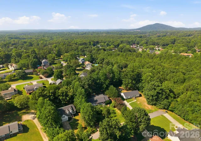 Photo 3 of Single family home for sale at 5227 Foley Dr, Hickory, NC 28602 | MLS# 4350532 | Listing updated on 2026-09-17
