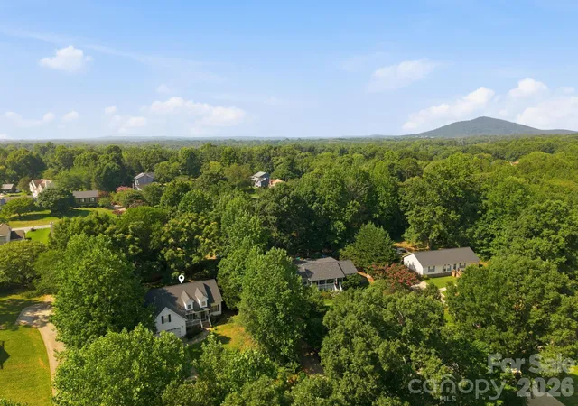 Photo 4 of Single family home for sale at 5227 Foley Dr, Hickory, NC 28602 | MLS# 4350532 | Listing updated on 2026-09-17