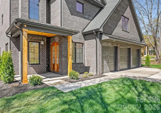 Photo 1 of Single family home for sale at 7109 Essington Dr, Charlotte, NC 28270 | MLS# 4353515 | Listing updated on 2026-09-30