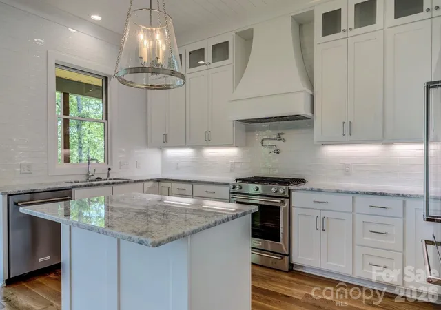 Photo 3 of Single family home for sale at 3434 Old Jonas Ridge Rd, Newland, NC 28657 | MLS# 4353939 | Listing updated on 2026-10-06