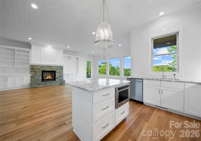 Photo 4 of Single family home for sale at 3434 Old Jonas Ridge Rd, Newland, NC 28657 | MLS# 4353939 | Listing updated on 2026-10-06