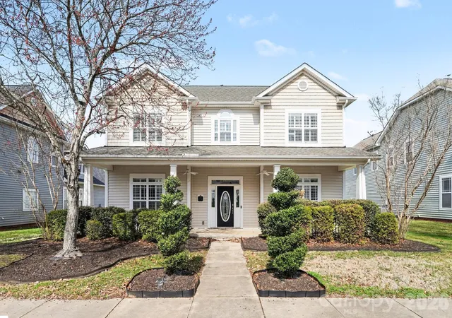 Photo 3 of Single family home for sale at 3010 Triple Crown Dr, Indian Trail, NC 28079 | MLS# 4354040 | Listing updated on 2026-09-17