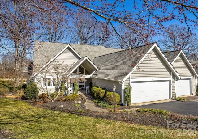 Photo 1 of Condo for sale at 132 Overlook Dr, Flat Rock, NC 28731 | MLS# 4354088 | Listing updated on 2026-09-27