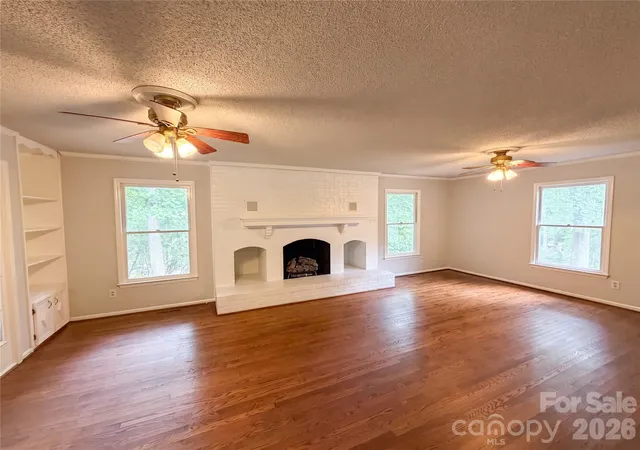 Photo 3 of Single family home for sale at 3029 Southampton Cir, Gastonia, NC 28056 | MLS# 4354399 | Listing updated on 2026-10-01