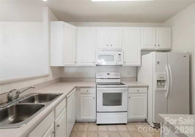 Listing Photo 4 - Condo for sale in building located at 16742 Amberside Rd E, Cornelius, NC 28031
