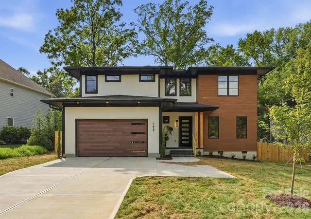Photo 2 of Single family home for sale at 1427 N Sharon Amity Rd, Charlotte, NC 28211 | MLS# 4355163 | Listing updated on 2026-10-07