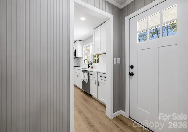 Photo 3 of Single family home for sale at 107 Balsam Rd, Hendersonville, NC 28792 | MLS# 4361456 | Listing updated on 2026-09-16