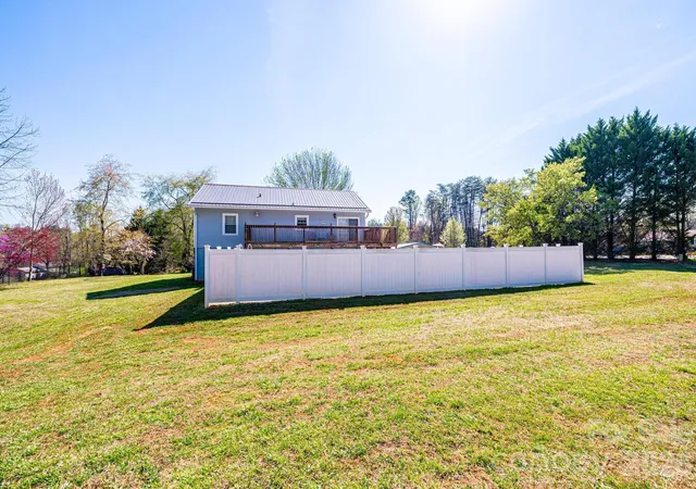 Photo 3 of Single family home for sale at 2681 Tumbleweed Dr, Lenoir, NC 28645 | MLS# 4362488 | Listing updated on 2026-09-22