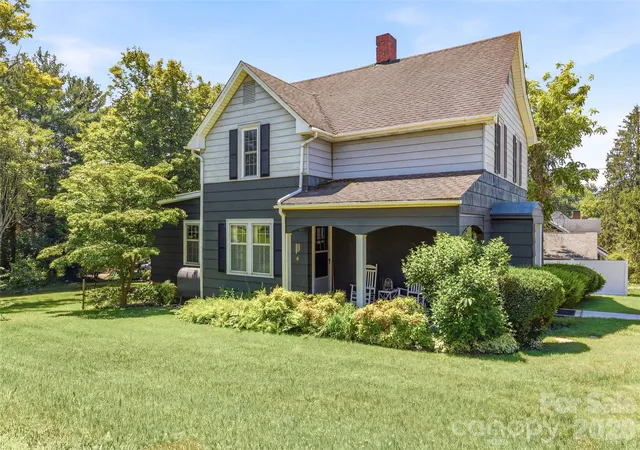 Photo 4 of Single family home for sale at 151 Hampton Hts, Canton, NC 28716 | MLS# 4362668 | Listing updated on 2026-10-01