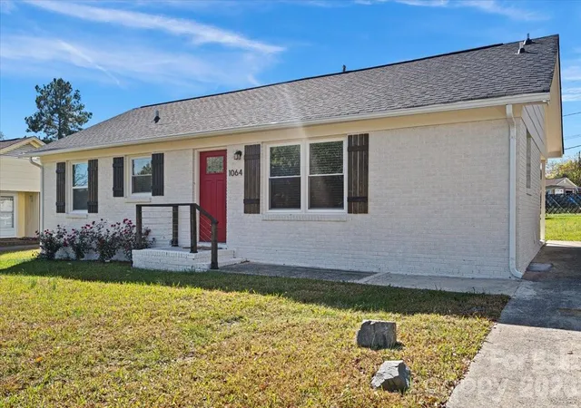 Photo 3 of Single family home for sale at 1064 Winchester Dr, Rock Hill, SC 29730 | MLS# 4363657 | Listing updated on 2026-09-16