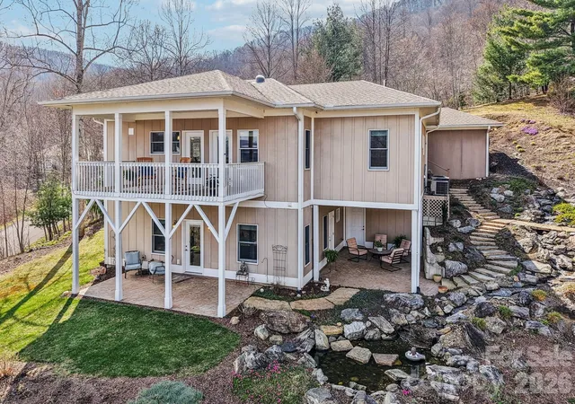 Photo 3 of Single family home for sale at 14 Chandra Ln, Clyde, NC 28721 | MLS# 4365722 | Listing updated on 2026-10-01