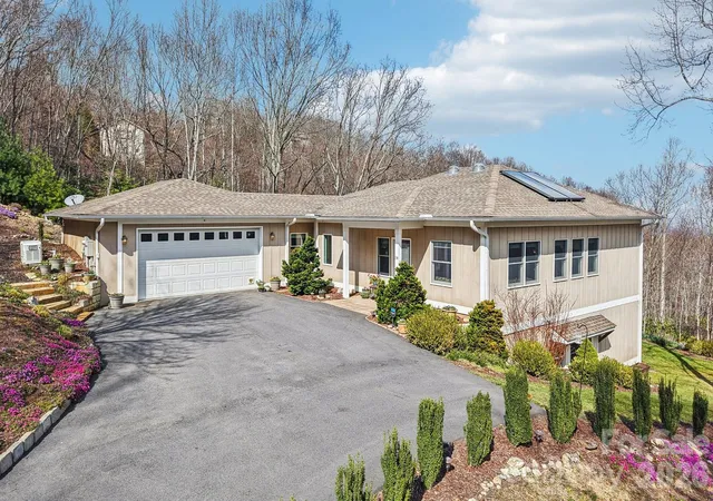 Photo 3 of Single family home for sale at 14 Chandra Ln, Clyde, NC 28721 | MLS# 4365722 | Listing updated on 2026-10-01