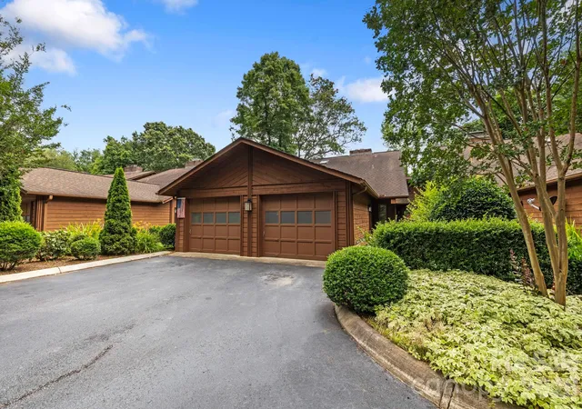 Listing Photo 4 - Condo for sale in building located at 204 Woodfield Dr, Asheville, NC 28803