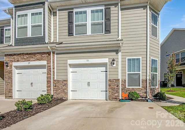 Photo 2 of Townhouse for sale at 33 Cedar Hl Rd, Hendersonville, NC 28792 | MLS# 4366130 | Listing updated on 2026-09-09