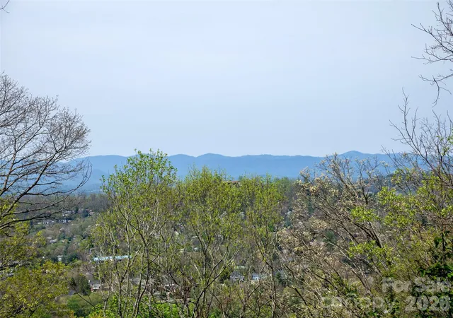 Photo 1 of Single family home for sale at 403 Cherokee Rd, Asheville, NC 28804 | MLS# 4367190 | Listing updated on 2026-10-07