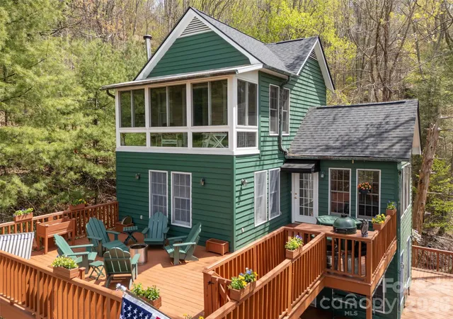 Photo 3 of Single family home for sale at 403 Cherokee Rd, Asheville, NC 28804 | MLS# 4367190 | Listing updated on 2026-10-07