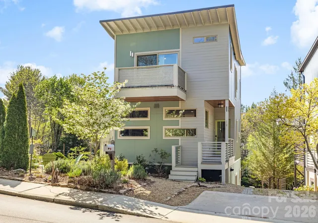 Photo 1 of Single family home for sale at 14 Sulphur Springs Rd, Asheville, NC 28806 | MLS# 4369760 | Listing updated on 2026-10-08