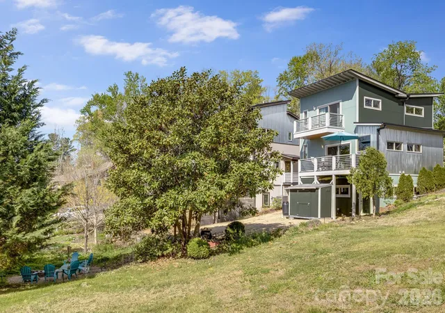 Photo 3 of Single family home for sale at 14 Sulphur Springs Rd, Asheville, NC 28806 | MLS# 4369760 | Listing updated on 2026-10-08