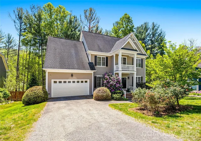Photo 1 of Single family home for sale at 130 Ginger Quill Cir, Biltmore Lake, NC 28715 | MLS# 4370512 | Listing updated on 2026-09-29