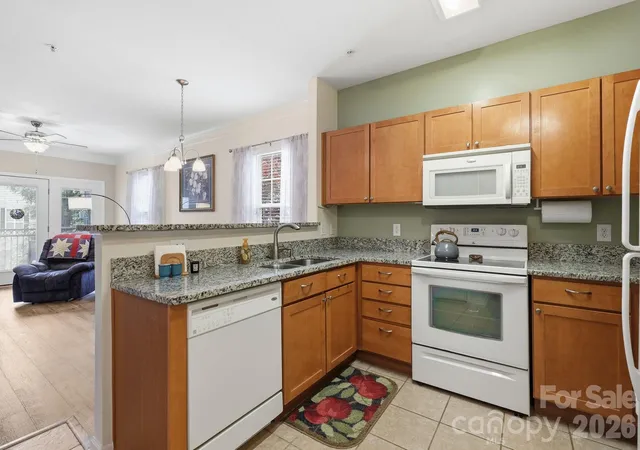Listing Photo 4 - Condo for sale in building located at 528 Appeldoorn Cir, Asheville, NC 28803