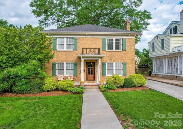Photo 1 of Single family home for sale at 907 Edgewood Cir, Gastonia, NC 28052 | MLS# 4373699 | Listing updated on 2026-10-05