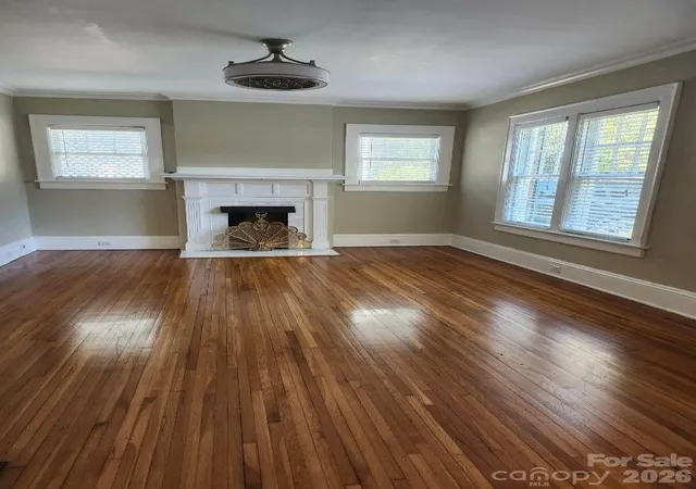 Photo 4 of Single family home for sale at 907 Edgewood Cir, Gastonia, NC 28052 | MLS# 4373699 | Listing updated on 2026-10-05