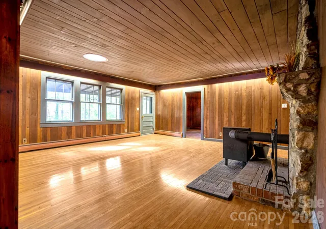Photo 3 of Single family home for sale at 257 Pine St, Black Mountain, NC 28711 | MLS# 4374948 | Listing updated on 2026-09-08