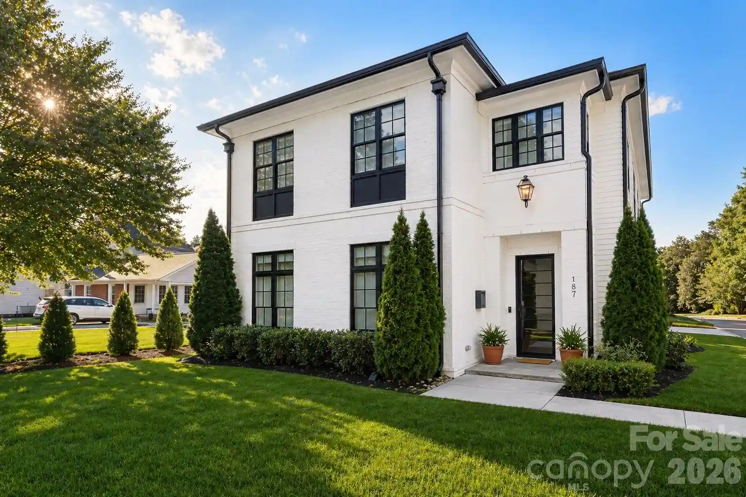 Photo 2 of Townhouse for sale at 187 N Canterbury Rd, Charlotte, NC 28211 | MLS# 4375412 | Listing updated on 2026-10-07