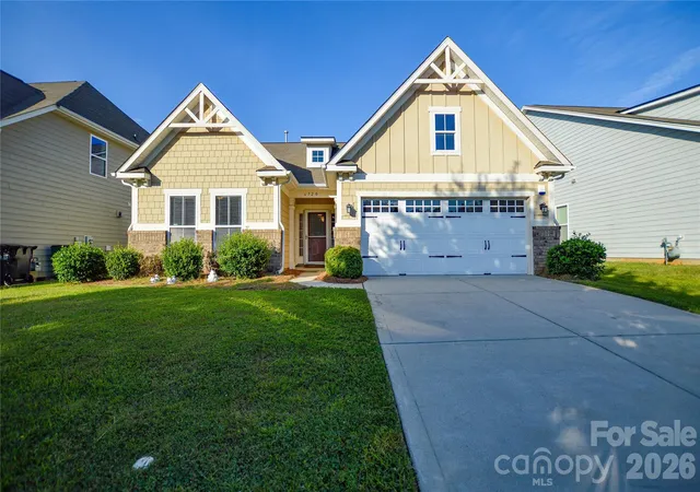 Single family home for sale at 6720 Eastfield Park Dr, Charlotte, NC 28269 | MLS# 4375584