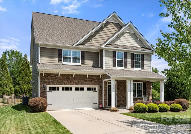 Photo 1 of Single family home for sale at 3249 Elyse Manor Ct, Charlotte, NC 28214 | MLS# 4375657 | Listing updated on 2026-09-09