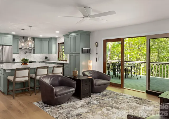 Photo 3 of Single family home for sale at 152 Eastmoor Dr, Asheville, NC 28805 | MLS# 4375851 | Listing updated on 2026-09-25