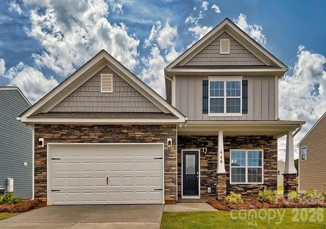 Photo 1 of Single family home for sale at 33 Ridgehaven Dr, Waynesville, NC 28786 | MLS# 4376002 | Listing updated on 2026-09-29