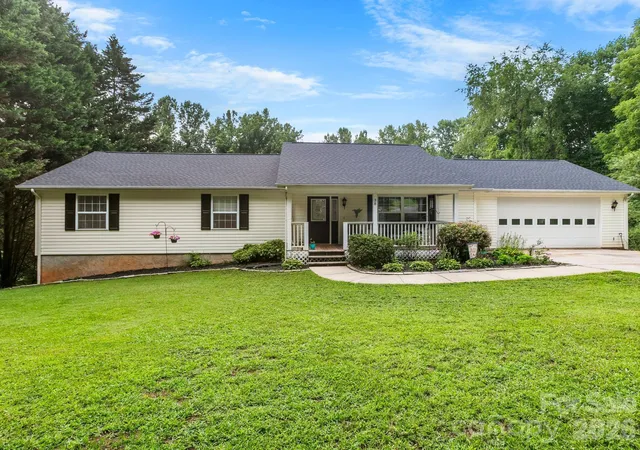 Single family home for sale at 38 Brown Lynch Rd, Candler, NC 28715 | MLS# 4377912